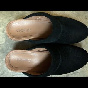 Vionic Suede Black Clogs